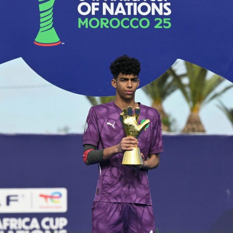 شعيب بلعروش يلفت الأنظار في أوروبا