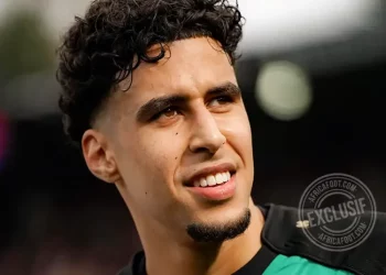 ويتنافس فينورد والأهلي على النجم المغربي سامي عويسة
