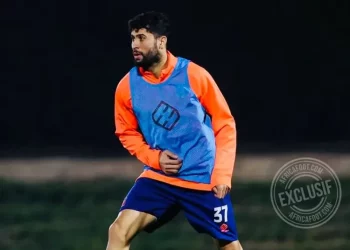 يحيى جبران، بطل كأس العالم 2022، في طريقه للعودة إلى المغرب