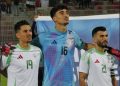 يسعى نادي إستريلا دا أمادورا إلى ضم الحارس الجزائري ريان يسلي لتعزيز صفوفه.