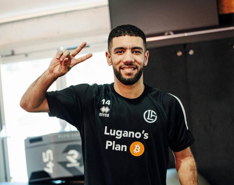 وكيل أعمال الجزائري أحمد قندوسي يستبعد بقاءه في أوروبا ويكشف جديد عروضه