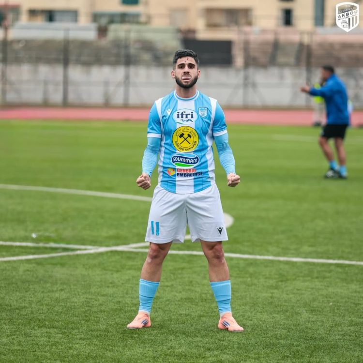 موقع “مغرب فووت” يكشف مصير رزقي حمرون بعد مغادرة أولمبيك أقبو