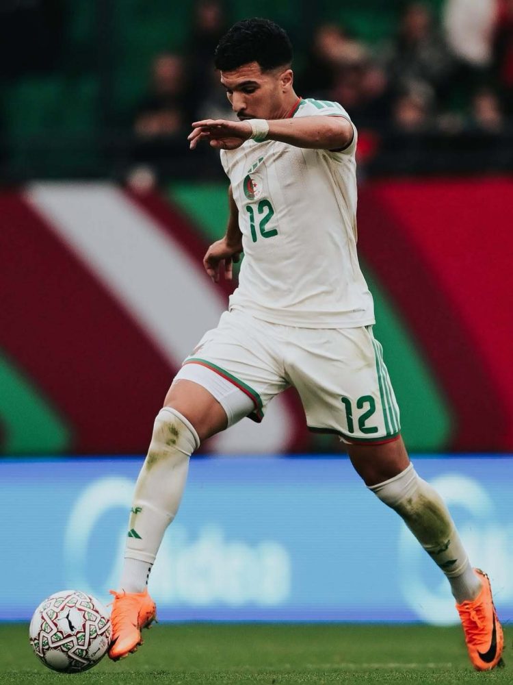 الدولي الجزائري منصف بقرار حصريا لـ « مغرب فووت »: « الجميع كان يعلم صعوبة المهمة أمام الأرجنتين من البداية والتعويض سيكون بداية من لقاء الأردن »