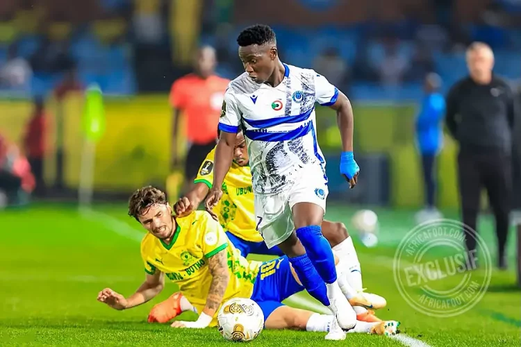 يفلت جان كلود جيروموجيشا من بين يدي الرجاء البيضاوي