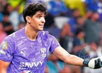 ياسين بونو باقٍ في ناديه