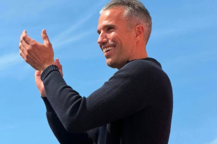 robin van persie official facebook