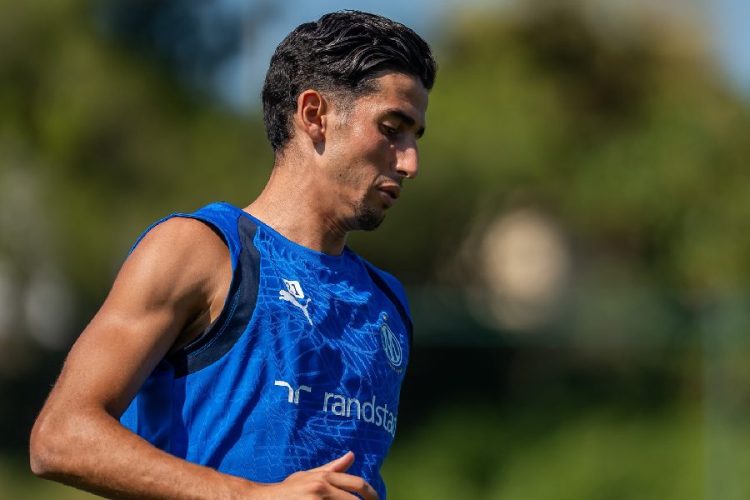 نايف أغرد نحو العودة إلى الدوري الإسباني