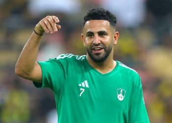 أحد عمالقة كرة القدم الإسبانية يحلم بضم رياض محرز