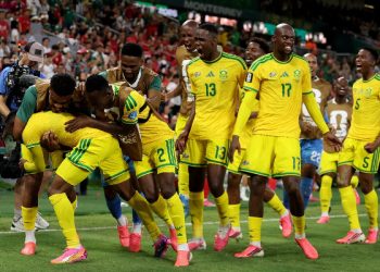 جنوب أفريقيا ضد غينيا: التاريخ، التوقيت، القناة الناقلة، البث المباشر، والتشكيلات المتوقعة