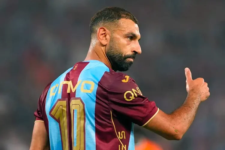 محمد صلاح في قمة تألقه أمام غلطة سراي