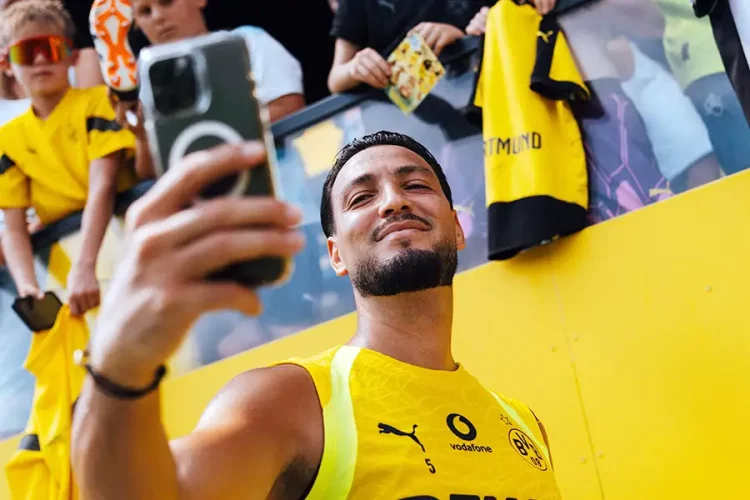 لن يجدد دورتموند عقد رامي بن سبعيني