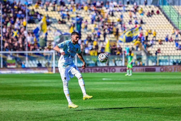 حصري… الجزائري فارس غجيميس يفشل في تغيير الأجواء وسيعود إلى تدريبات فروسينوني الإيطالي