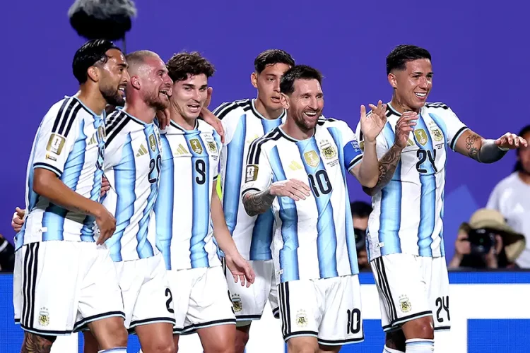 الأرجنتين ضد بنين: الموعد، القناة الناقلة، البث المباشر، والتشكيلات المتوقعة لمباراة ميسي الأخيرة