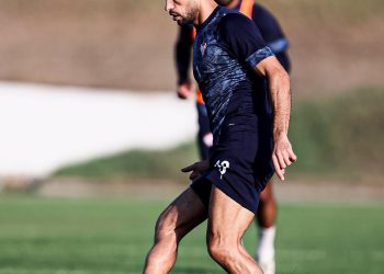 رهانات وإحصائيات 1XBET: اتحاد الجزائر ضد شباب بلوزداد – تحليل “ديربي” العاصمة الكبير