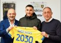 وكيل أعمال الدولي الجزائري فارس غجيميس يكشف لـ “maghreb-foot” أهدافه وطموحاته بعد تمديد عقده مع فروسينوني الإيطالي