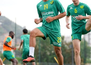 دوري “موبيليس” المحترف الأول (الجولة الثامنة): شبيبة القبائل ضد شبيبة الأبيار.. ما هي القناة الناقلة للمباراة؟