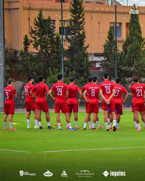 البطولة الاحترافية (Botola Pro): الكوكب المراكشي – الدفاع الحسني الجديدي: الموعد، القناة الناقلة، البث المباشر، والتشكيلات المتوقعة