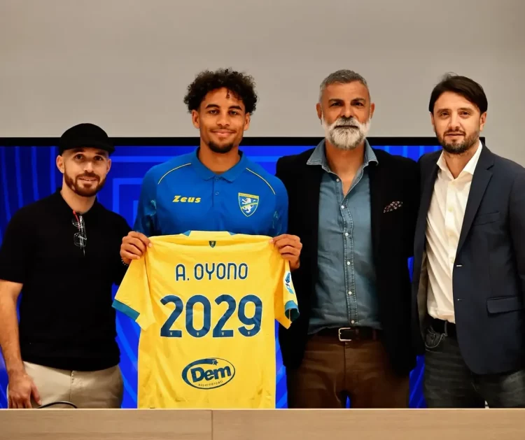 وكيل أعمال الدولي الغابوني أونتوني أويونو يكشف حصريا لـ “maghreb-foot” كواليس تمديد عقده مع فروسينوني
