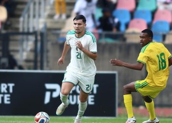 الدولي الجزائري وائل قروجة لـ “maghreb-foot”: “كنت قريبا من التوقيع في النادي الإفريقي وحلمي اللعب في المنتخب الجزائري الأوّل”
